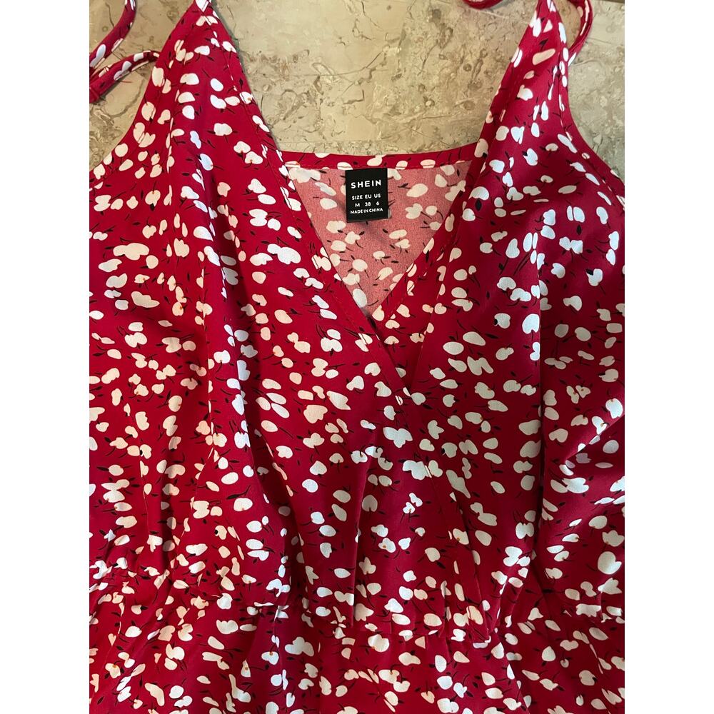 Women’s/Juniors Red Romper Size Medium - Picture 2 of 3